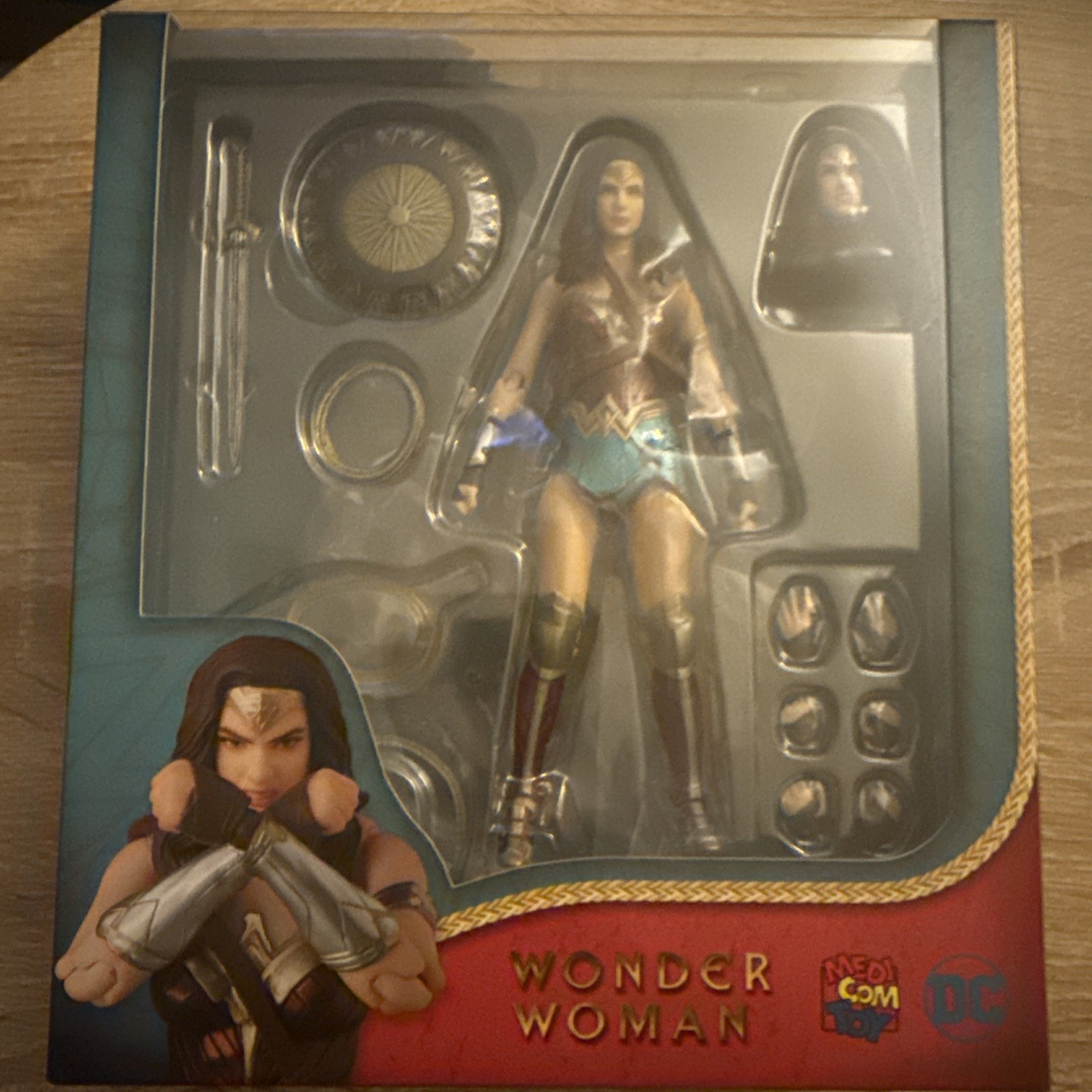 New Wonder Woman 6″ Action Figure DC Comics Mafex #48 Medicom Toy Gal Gadot