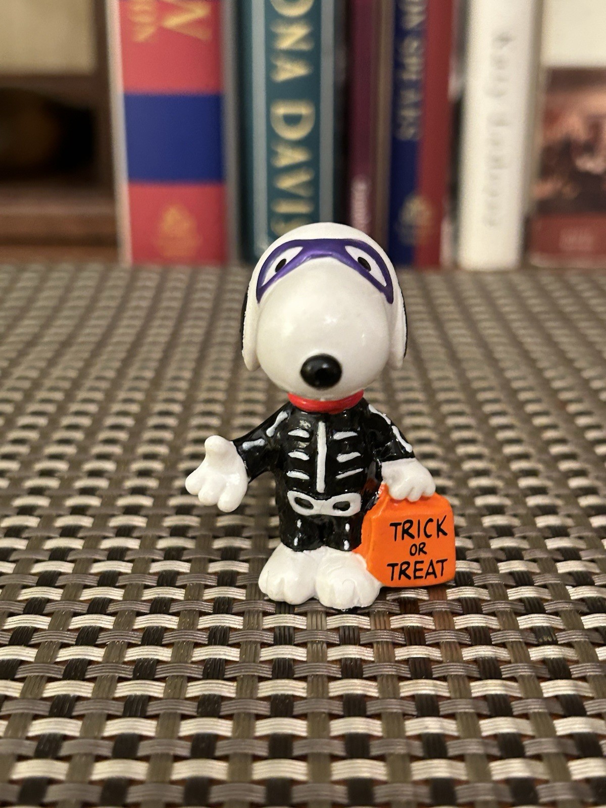PEANUTS WHITMAN SNOOPY TRICK OR TREAT SKELETON FIGURE
