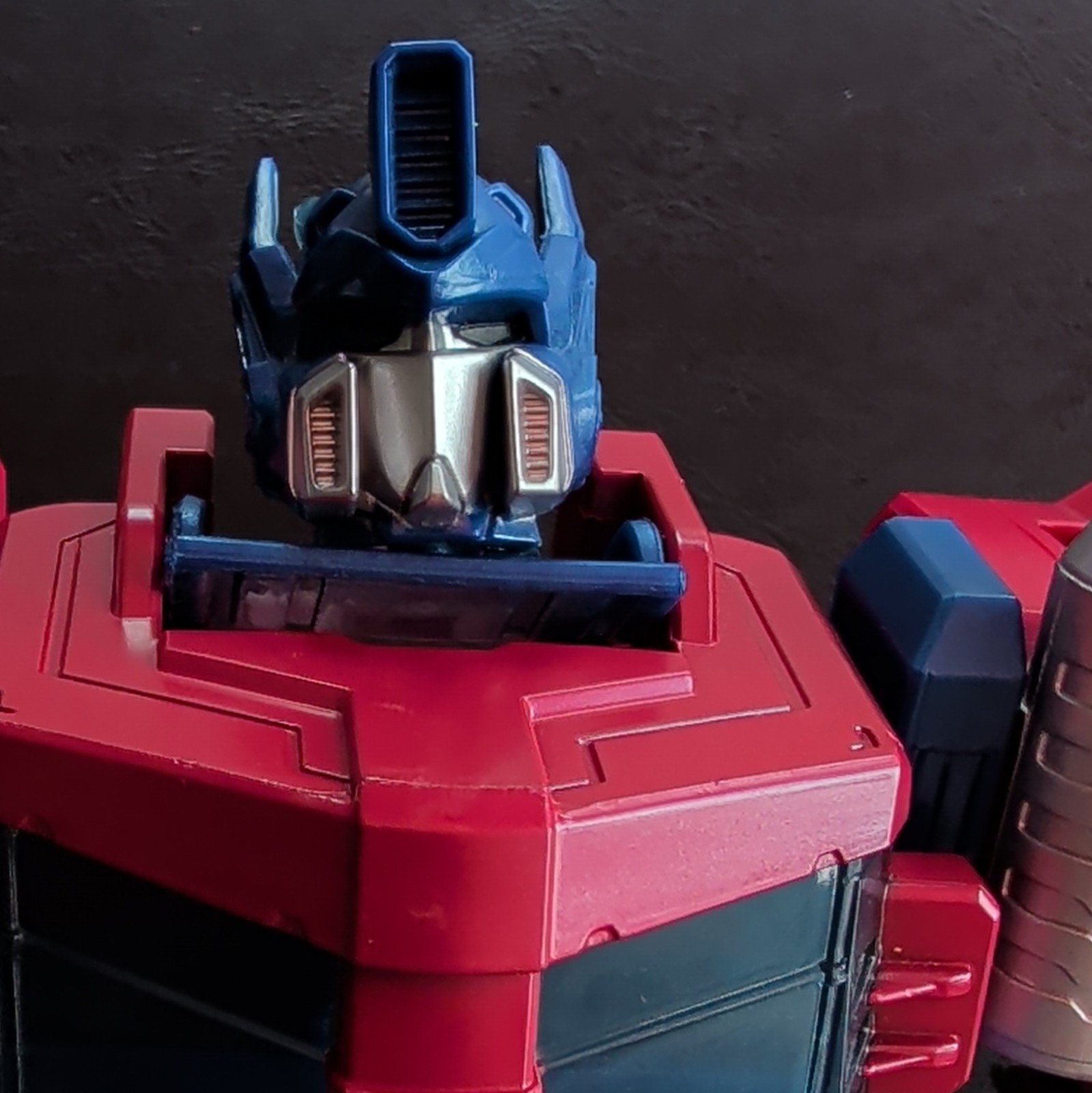 Transformers Optimus Prime Autobot Action Figure, Plastic, Red/Blue/Gray/Black