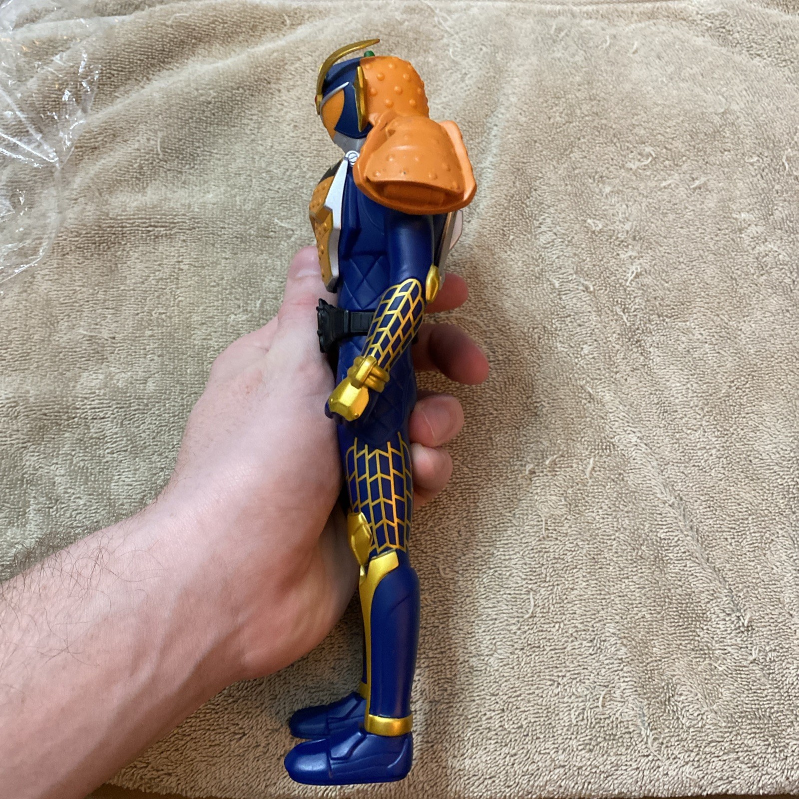 2013 Bandai Kamen Masked Rider Gaim Orange Arms 9.5″ Vinyl Figure