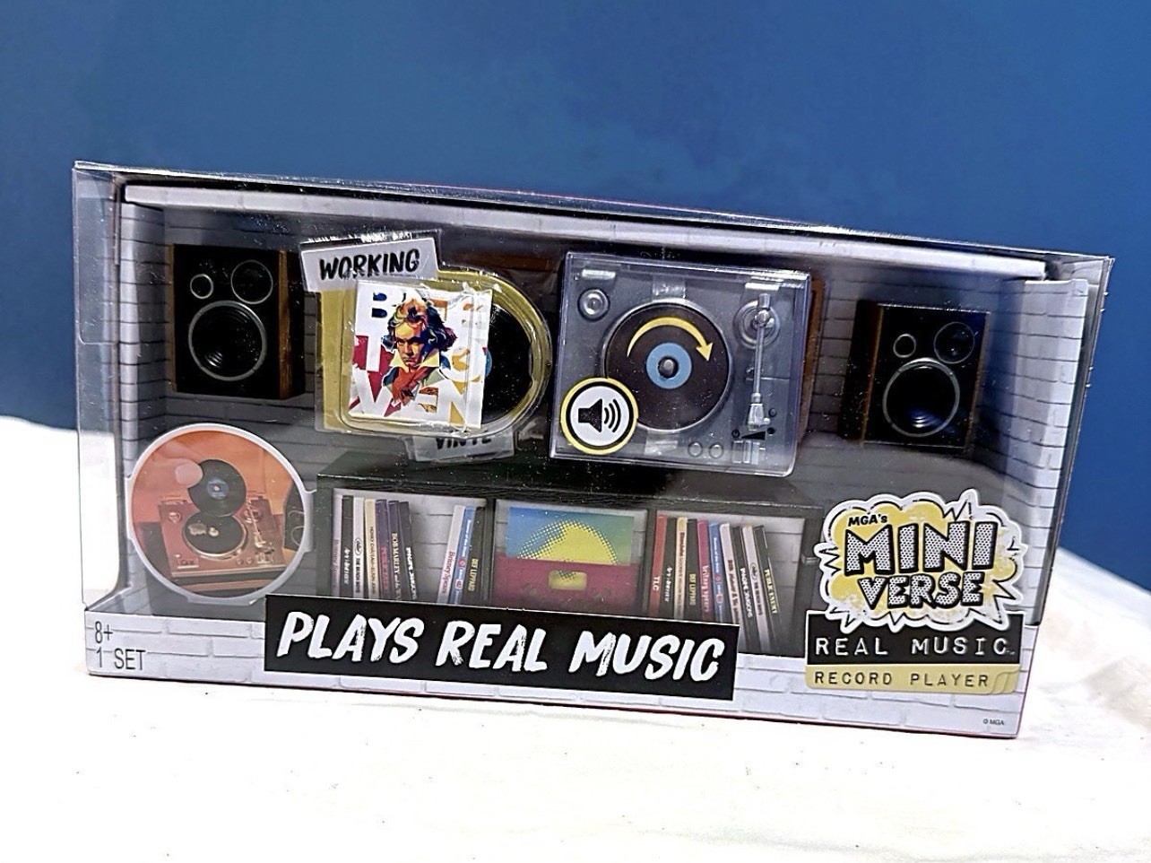 MGA’s Miniverse Real Music Record Player – Mini Collectibles IN HAND