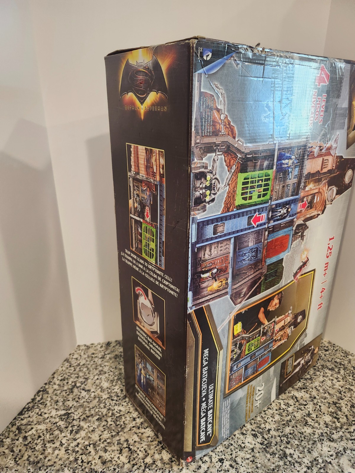 Ultimate Batcave Playset with Bruce Wayne BATMAN V SUPERMAN Mattel NEW MIB Mega