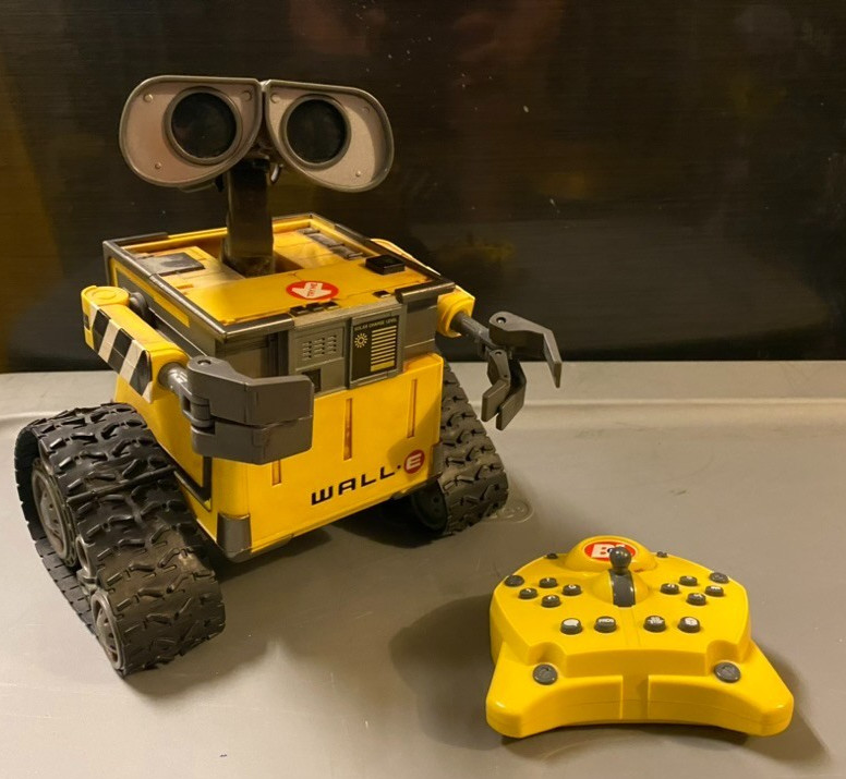 Disney Pixar 9.5″ Wall-E Thinkway Remote Control RC Toy & Remote Please Read