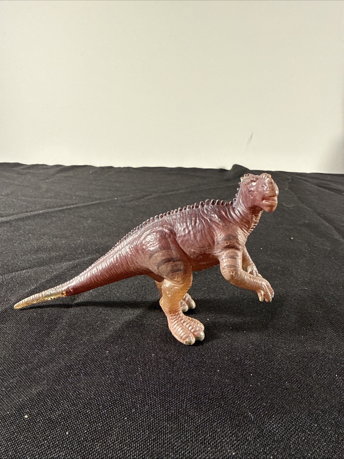 Vintage Disney Dinosaur Movie Skelechangers NEERA IN DANGER Mattel 2000 Kron