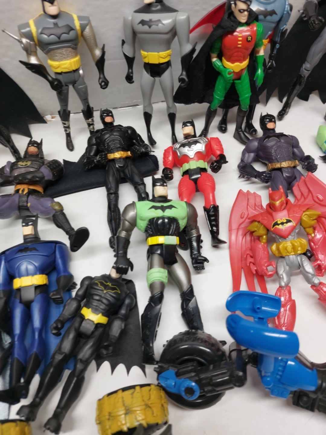 Huge Lot of 26 DC Comics BATMAN Kenner Figures 5” Robin I20 As Shown
