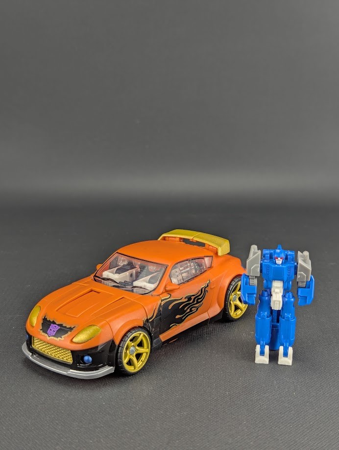Transformers Botcon Most Wanted Shattered Glass Ricochet complete 2015 Timelines