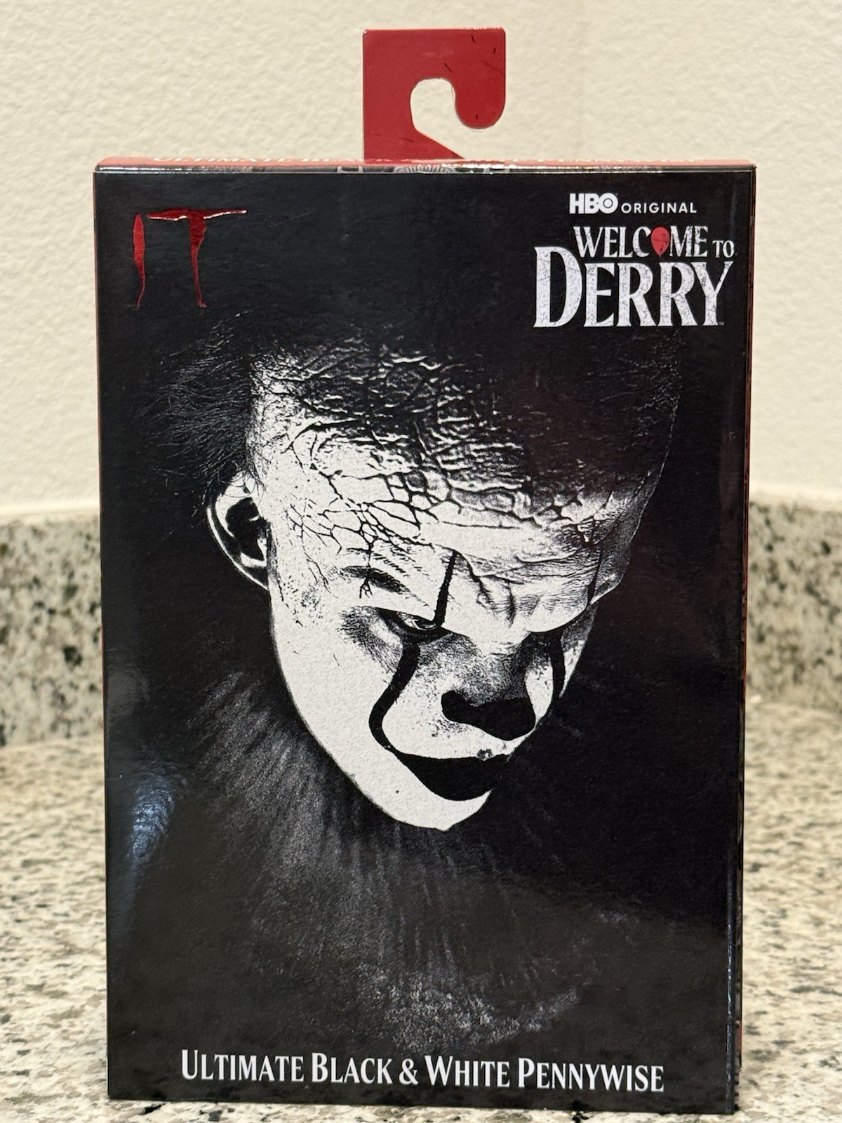 IN HAND – NECA Ultimate Pennywise: IT Welcome to Derry Black & White SHIPS FAST