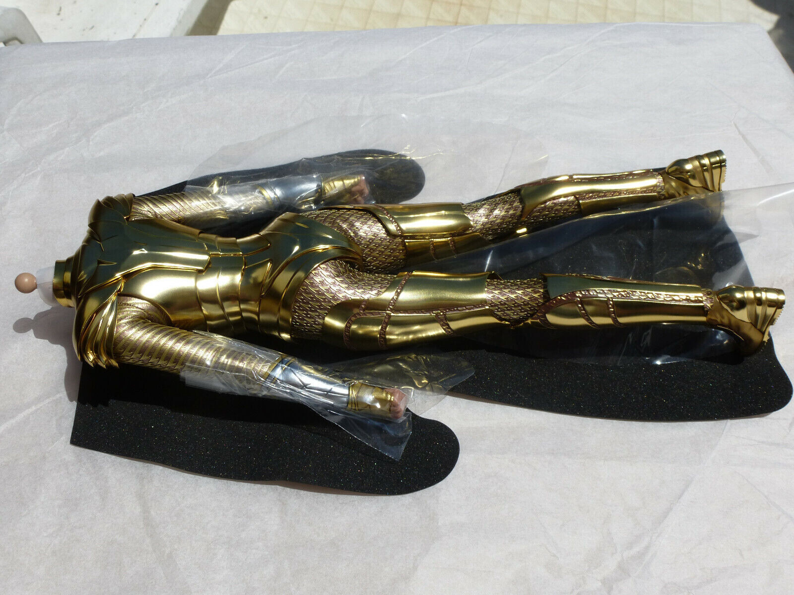 Hot Toys 1/6 Wonder Woman 1984 Golden Armor Deluxe Ver MMS578 – Figure Body