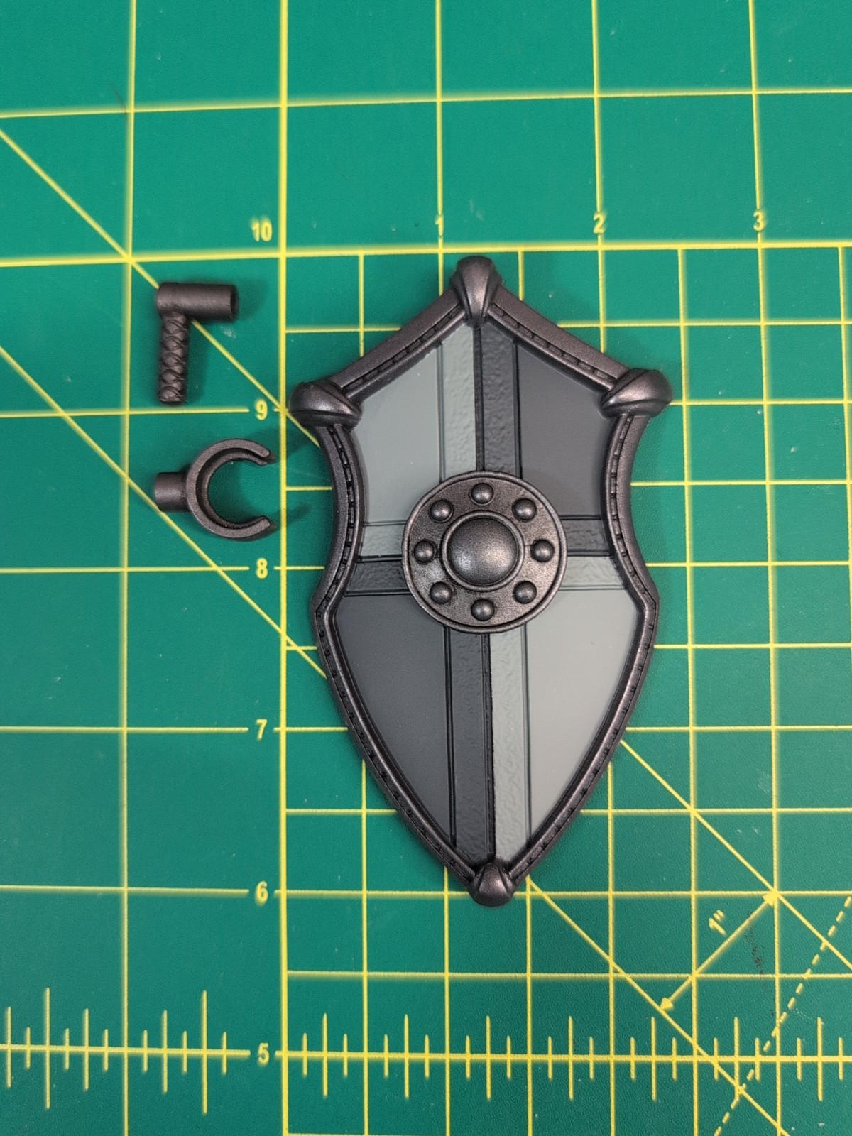 Mythic Legions Four Horsemen Dark Metal Shield & 2 Mounts “NEW & I SHIP DAILY”
