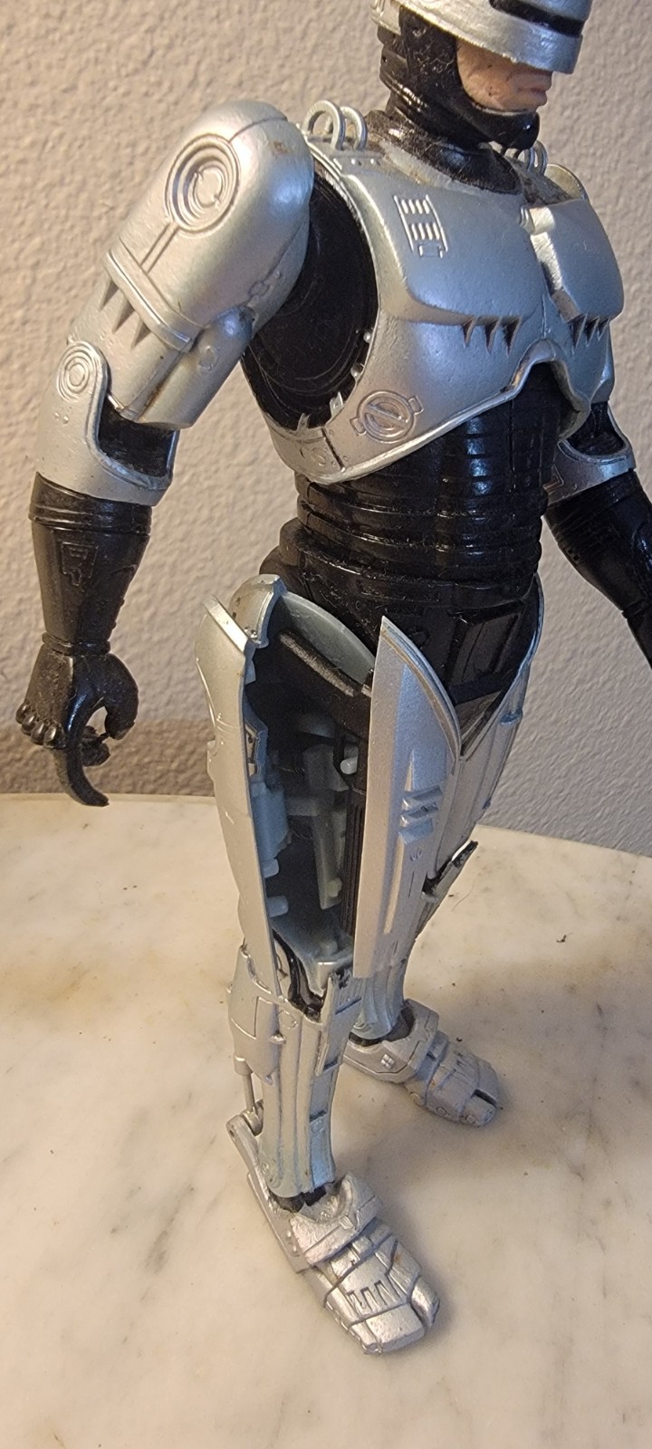 Lot Of 2 NECA RoboCop: Spring-Loaded Holster & Stiff-Hip 2011 Action Figures 7″