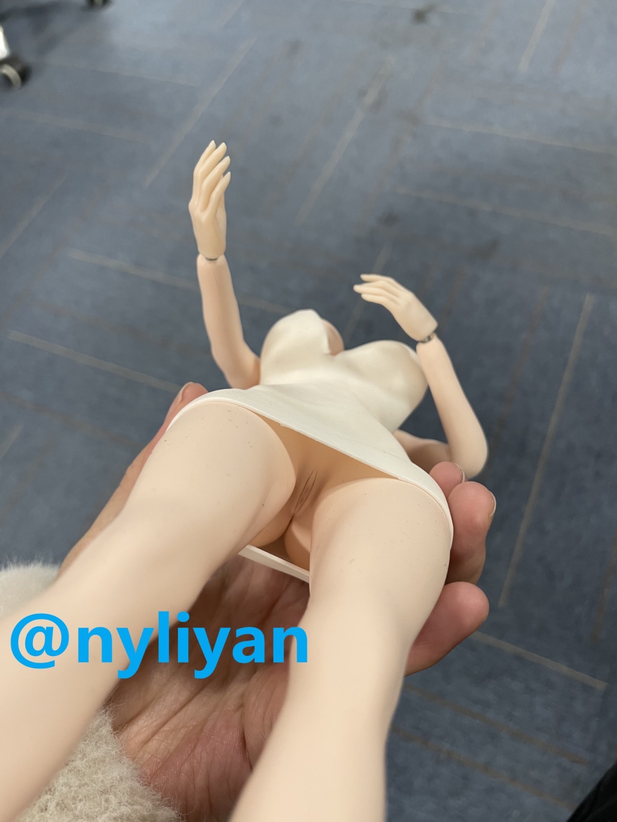 YM610B 1/6 Female Pale Large Bust Flexible Plump Girl Body Details 12”Figure