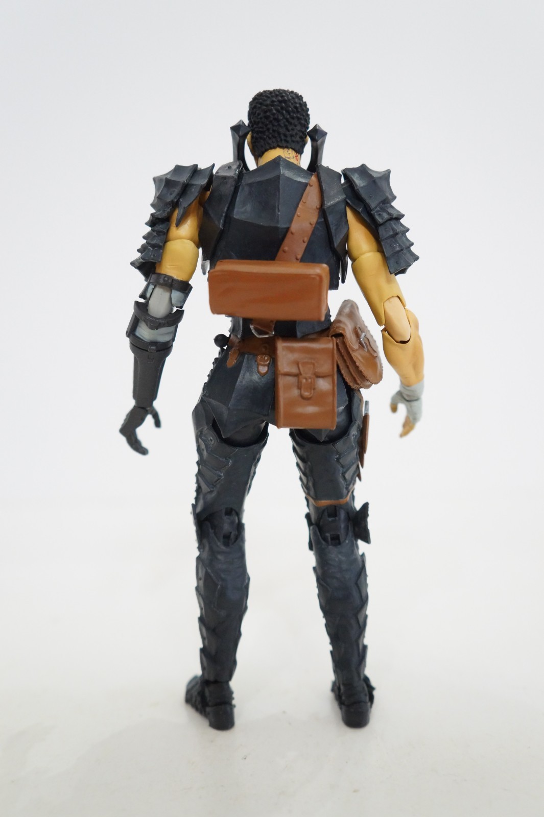 S.H. Figuarts Berserk Guts (Berserker Armor) Action Figure