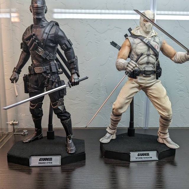 1/6 Scale Action Figure Stand Bruce Lee