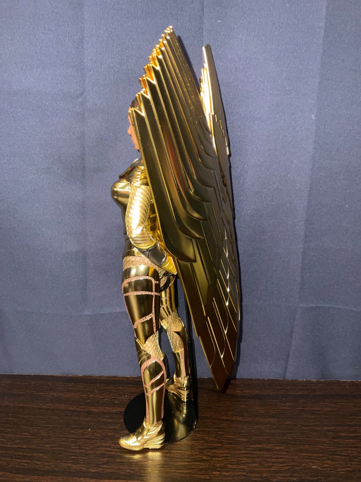 Hot Toys Wonder Woman 1984 Golden Armor – Loose – 1/6 Scale 12 inch scale Figure