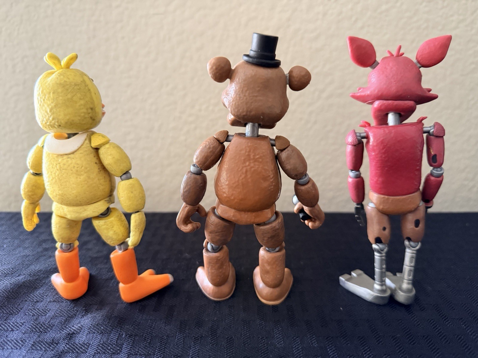 LOT OF 3 FUNKO FIVE NIGHTS AT FREDDY’S + FOXY + CHICA 5″ ACTION FIGURE FNAF