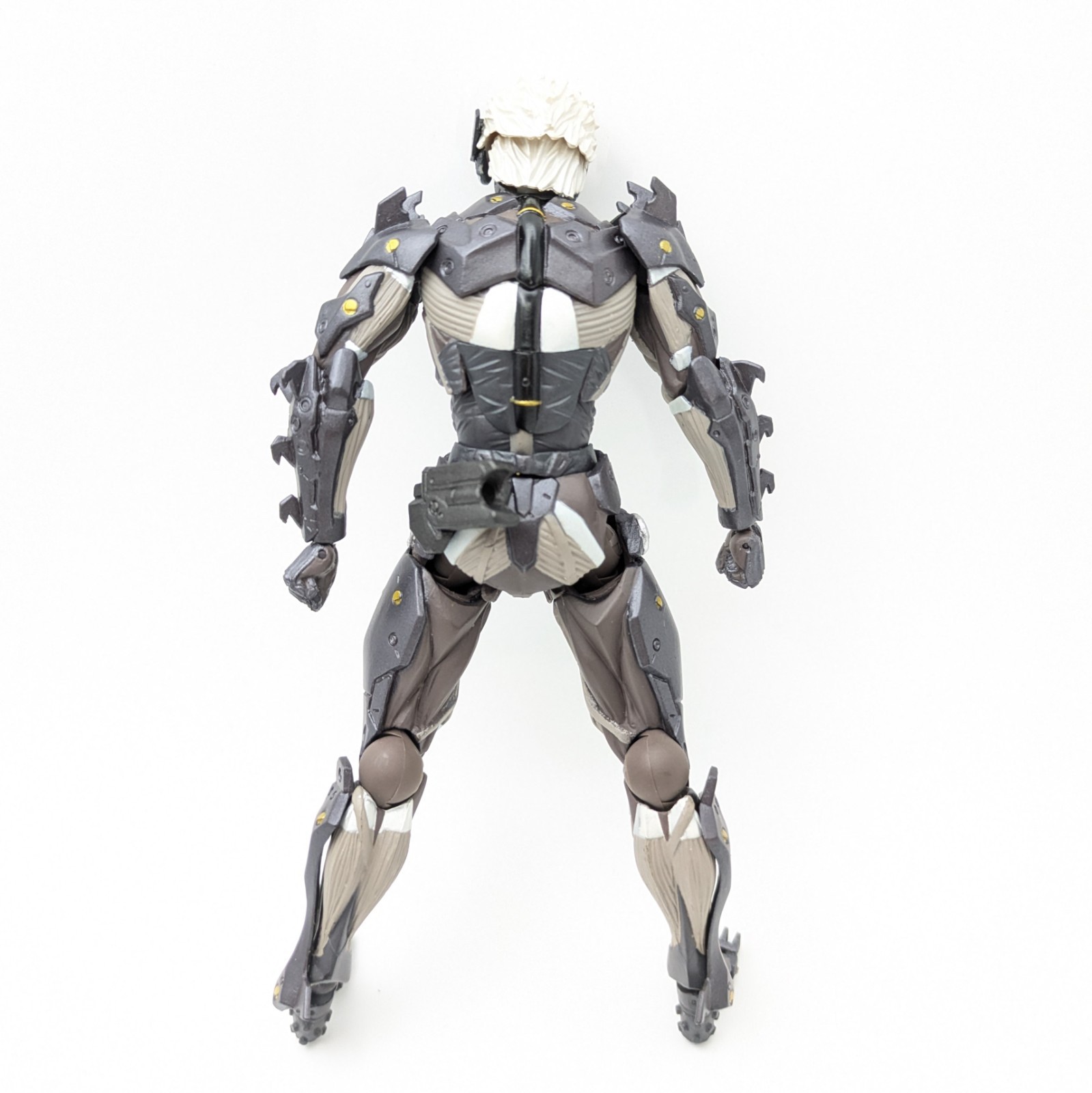 Revoltech Yamaguchi No.140 Metal Gear Rising Revengence Raiden Kaiyodo No box