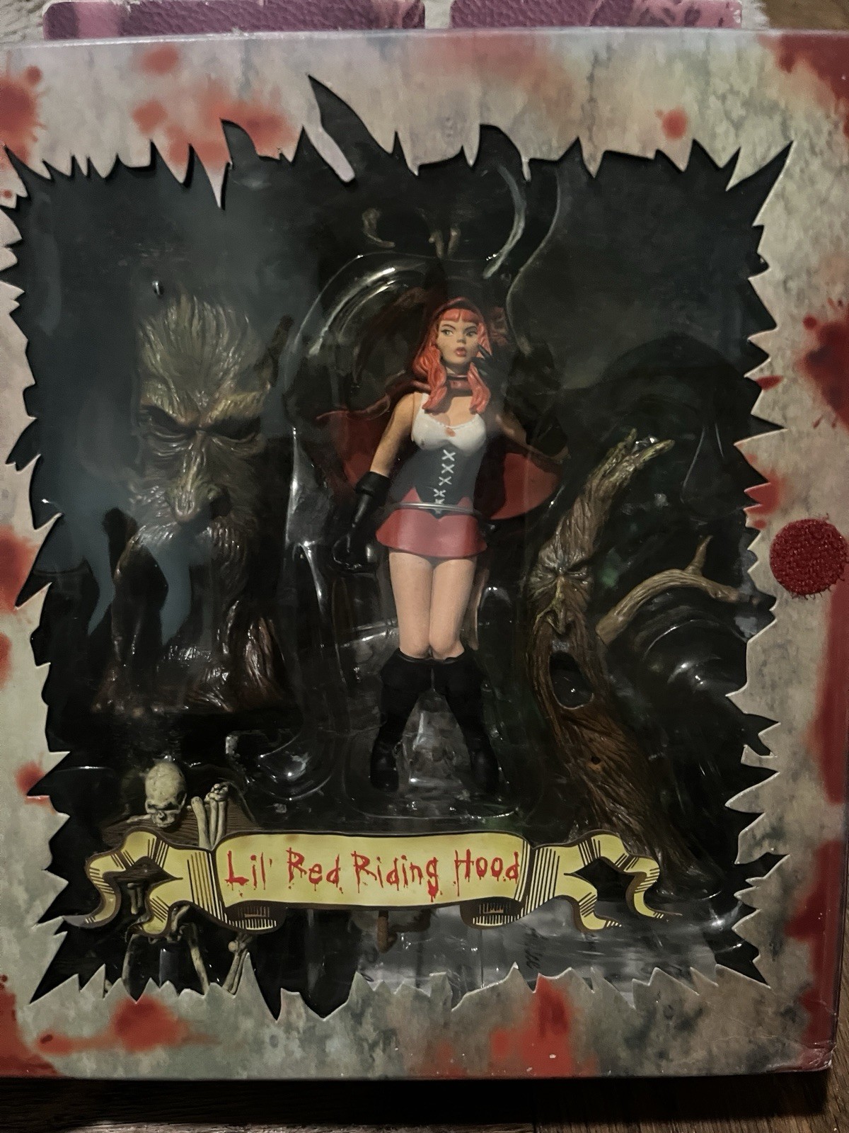 Scary Tales Little Red Riding Hood Mezco Alice In Wonderland
