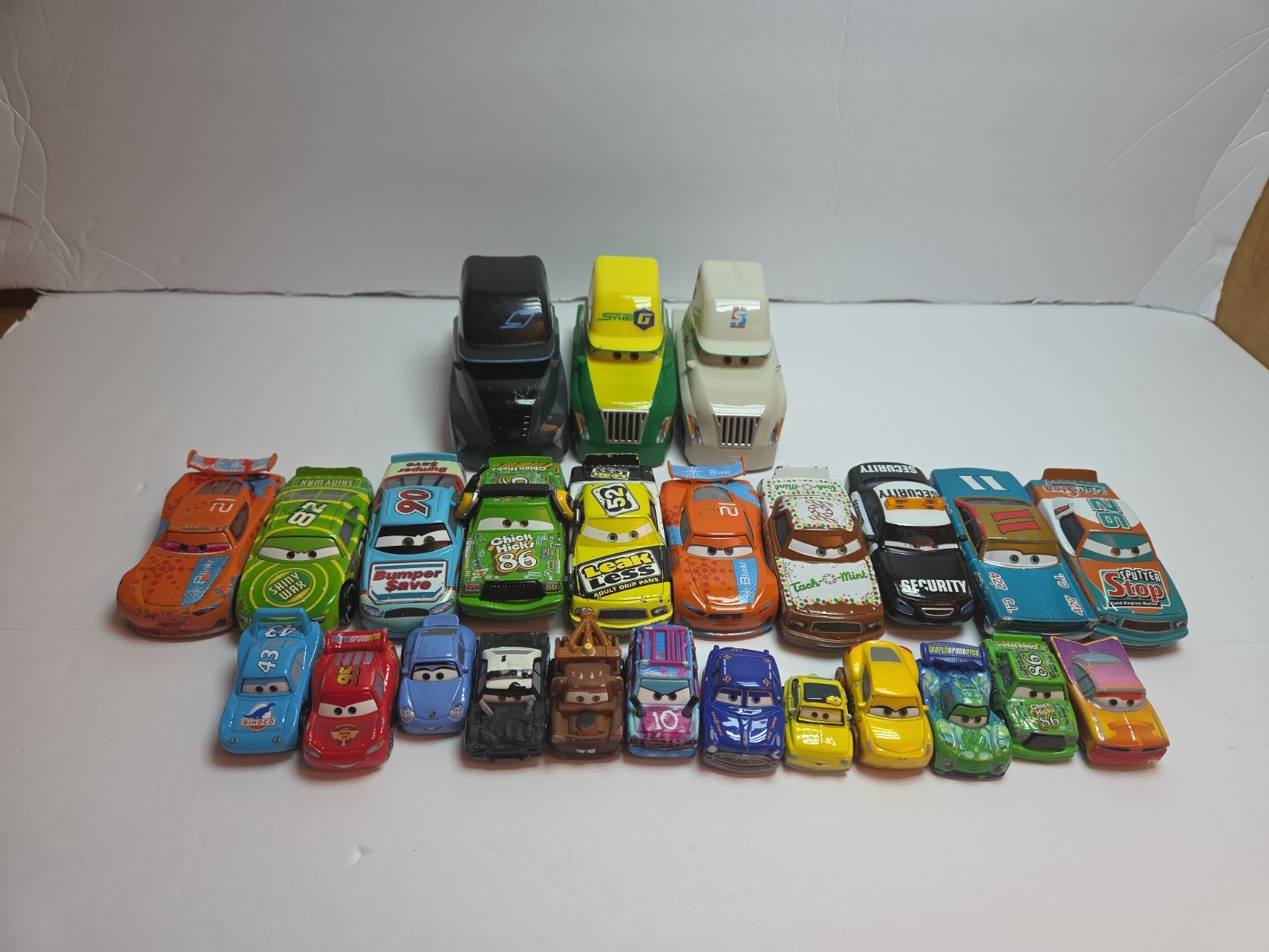 Disney Pixar Cars Mixed Lot Truck Cars And Mini Cars 25