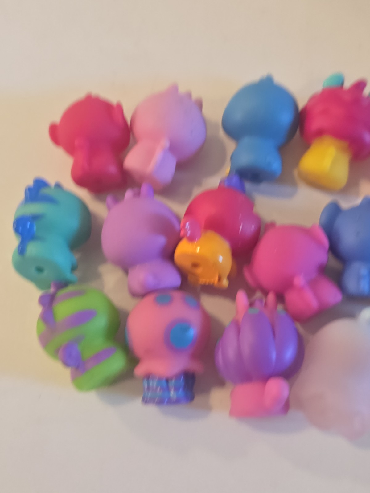 Cepia BANANAS BUNCH Peel to Reveal Animal Figures Toy Lot Of 16 Characters