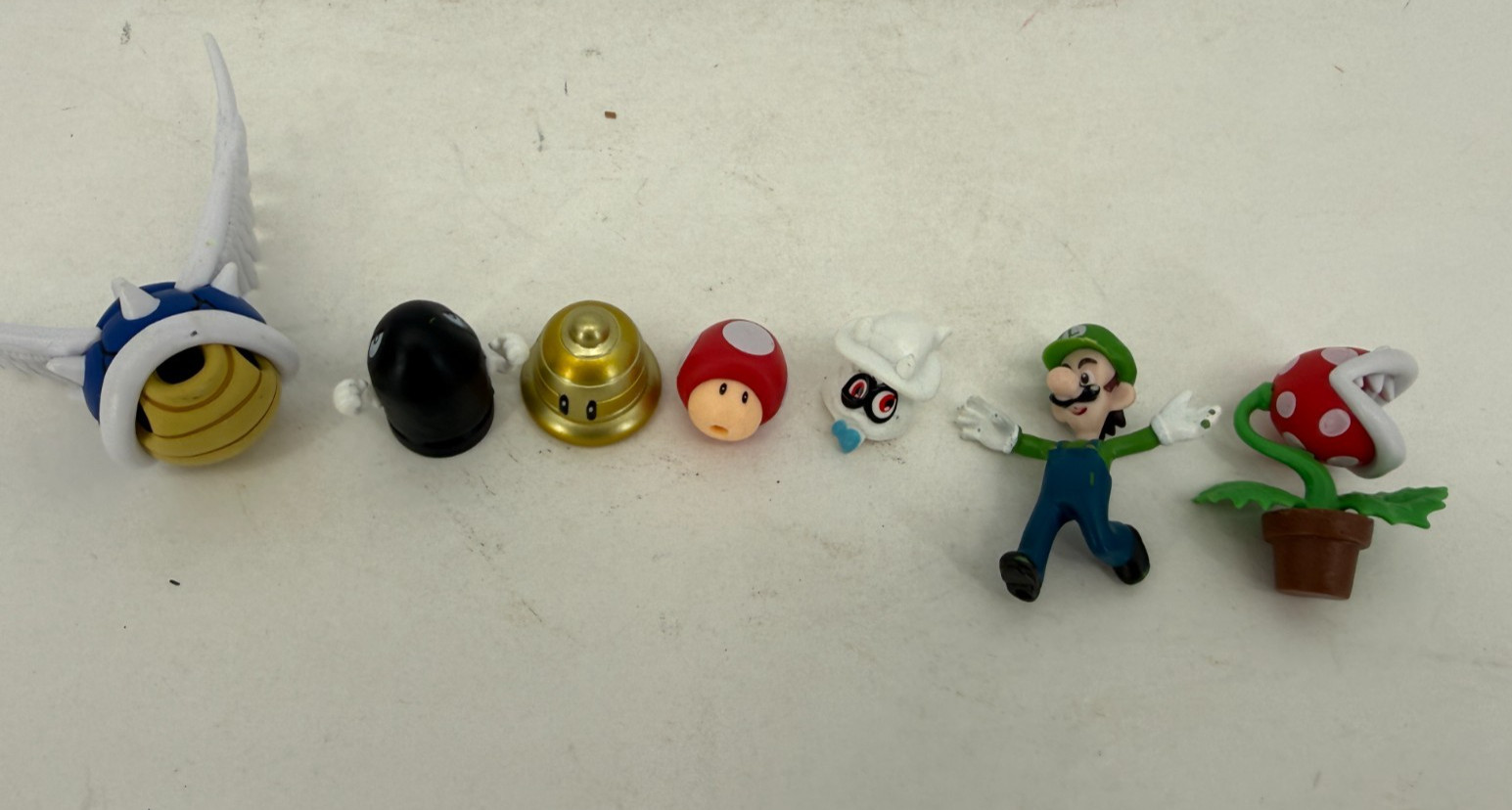 Super Mario Brothers & Friends Nintendo Toy 1.5″ PVC Figurine Mixed Lot cake top