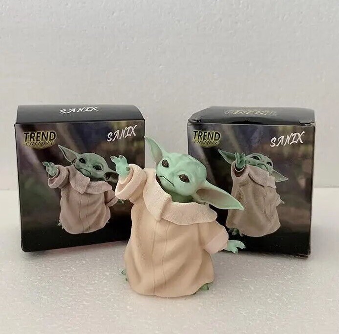 Grogu Baby With Gift Box Yoda The Child Mandalorian 8CM Action Figure Star Wars