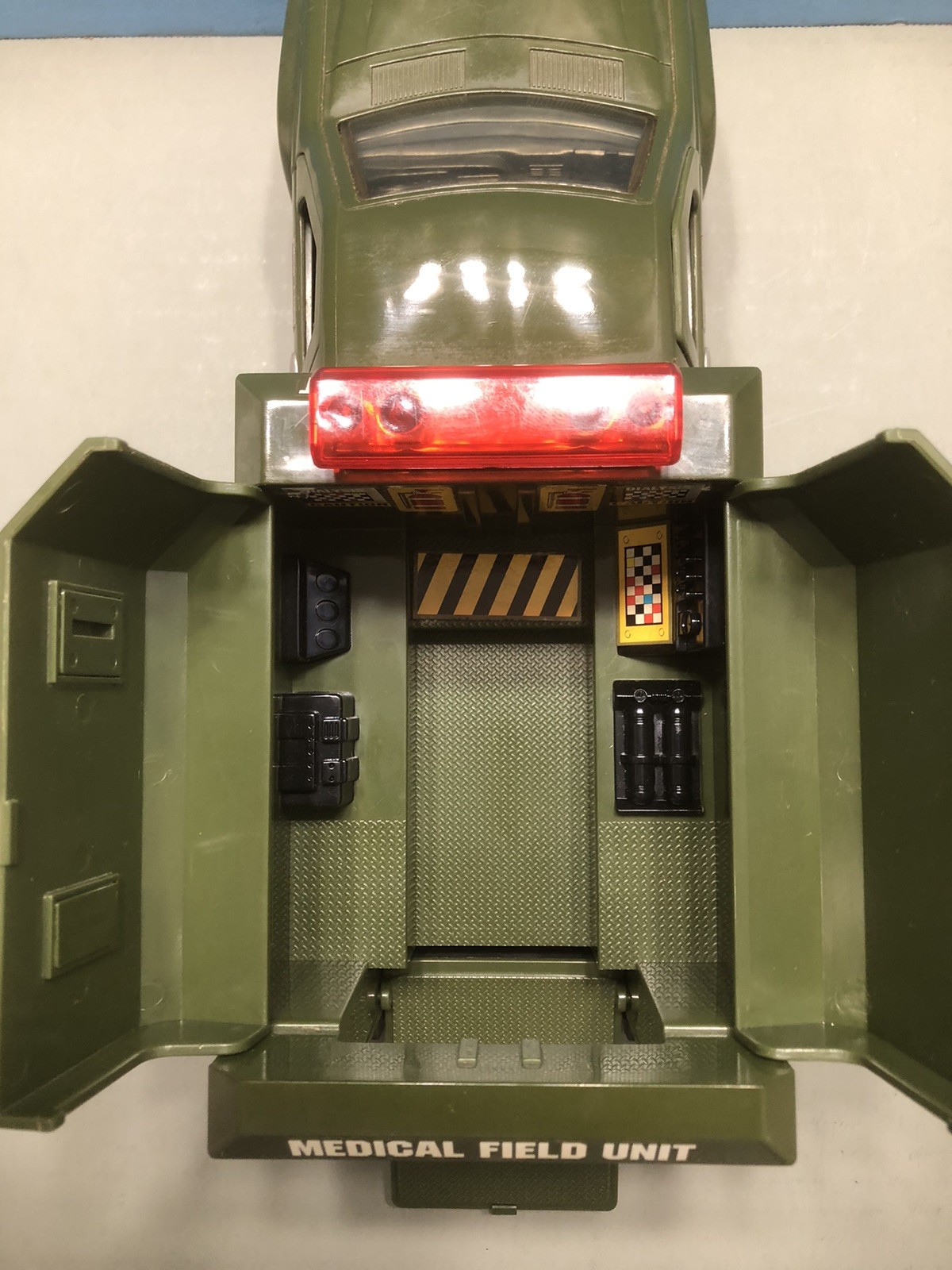 The Corps! Medical Field Unit Mission Vehicle Vintage 1999 Lanard Ambulance Rare