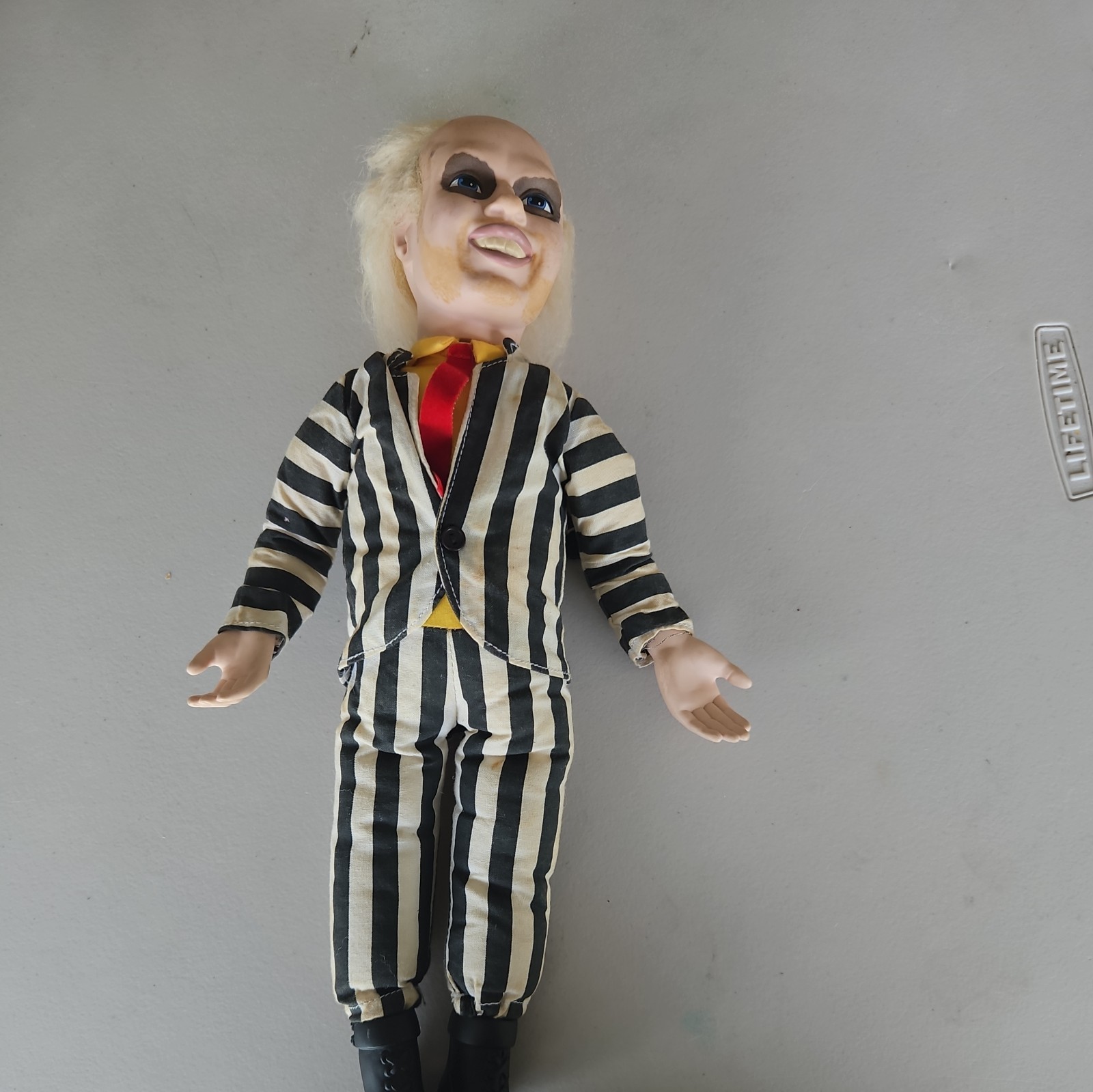 Vintage 1989 Kenner Beetle Juice Pull String Talking 16″ Doll. Bad Condition 20