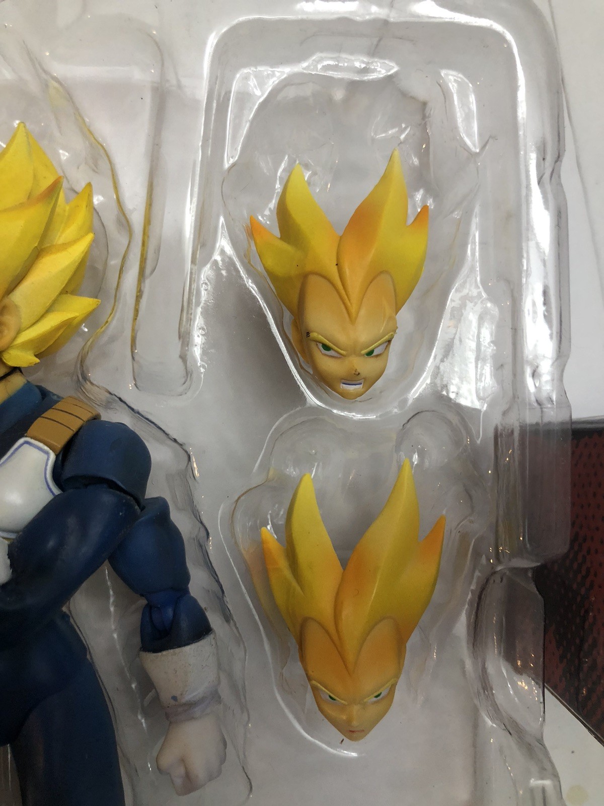S.H. Figuarts Dragon Ball Z Super Saiyan Vegeta Premium Color 1.0 2015 Complete