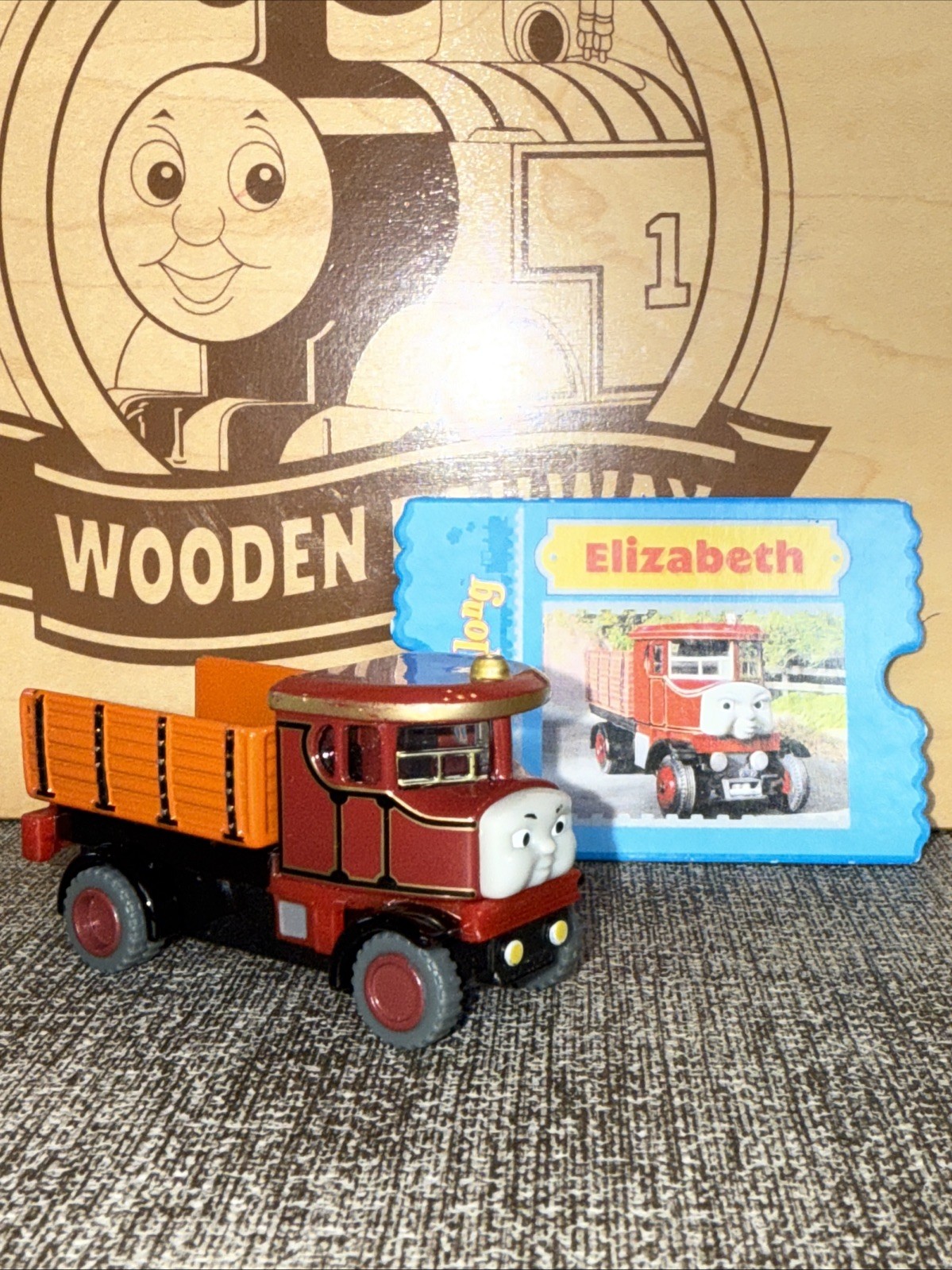 ELIZABETH ! LORRY TRUCK FRIENDS TRAIN TAKE Along N Play Diecast CARD 2003