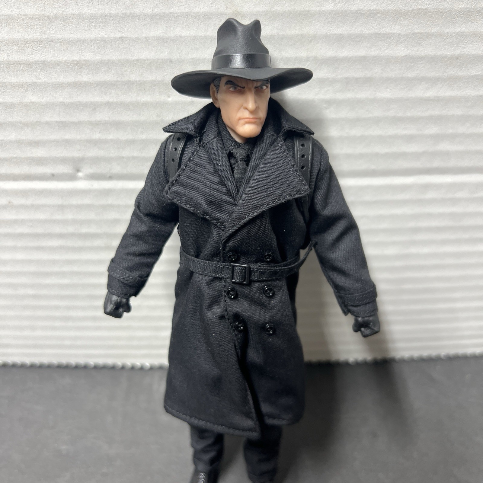Mezco One:12 Collective The Shadow: Collectors Capsule
