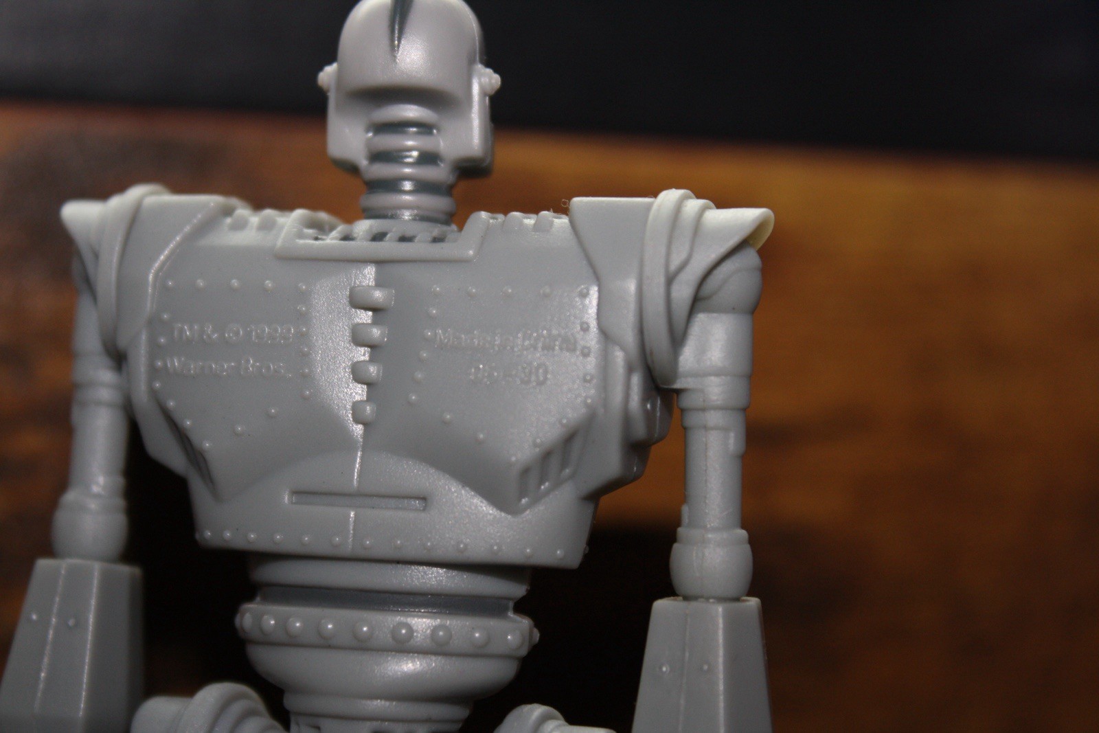 The Iron Giant 4.25″ Robot Toy RARE 1999 Warner Bros VHS Promo Action Figure